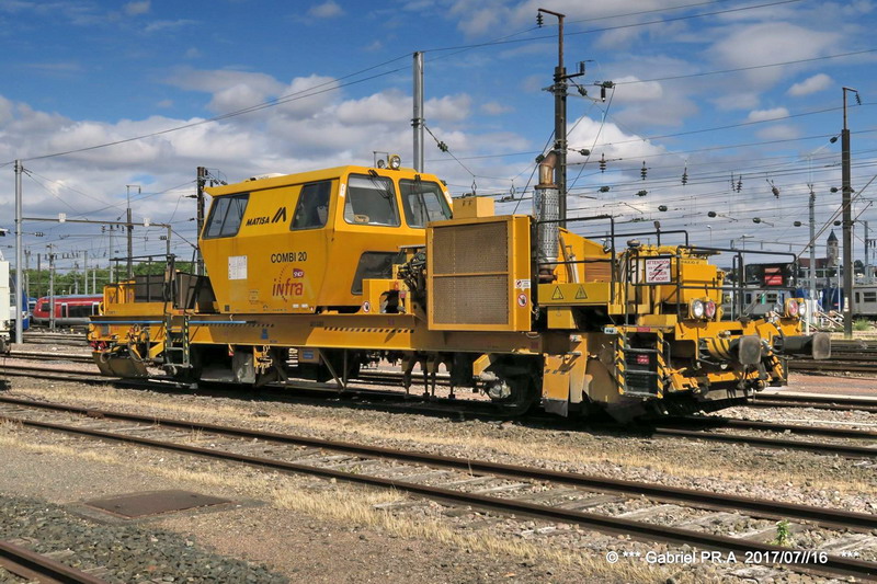 99 87 9 228 059-1 Combi 20 (2017-07-16 Metz) SNCF-MN (2).jpg
