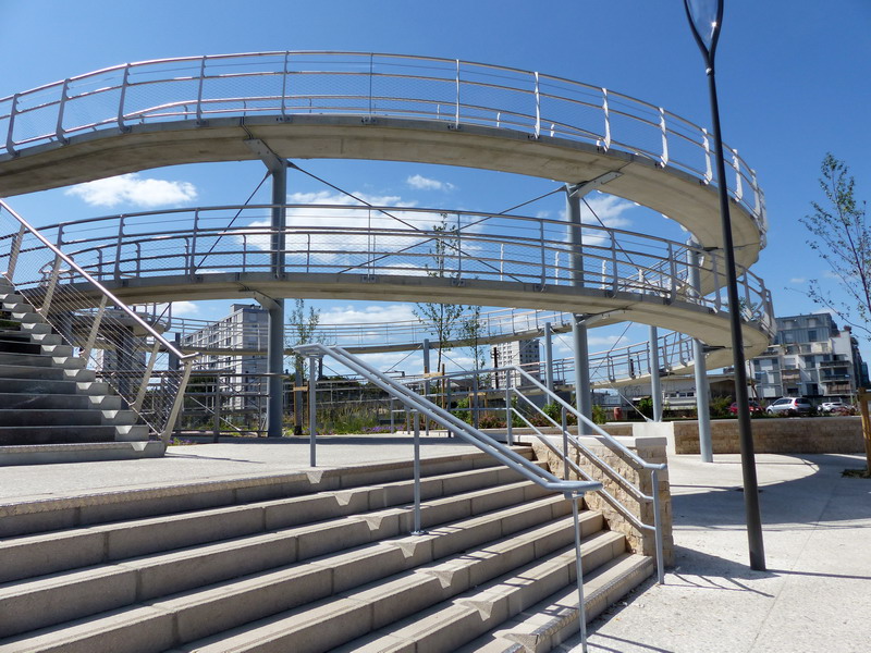 Nouvelle Passerelle de Tours (2017-08-06) (3).jpg