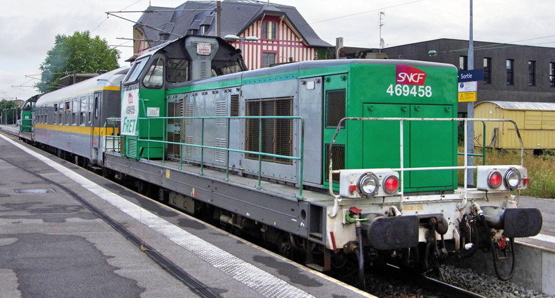 60 87 99 69 133-2 F-SNCF SU (2017-08-09 Tergnier) (9).jpg