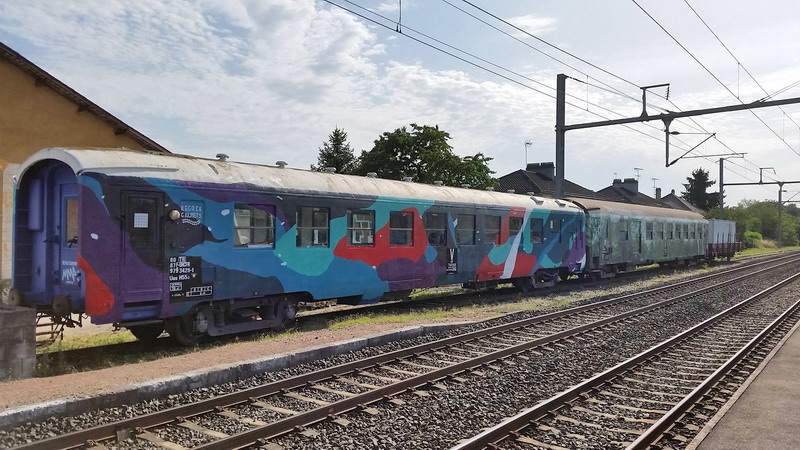 80 87 979 3 420-1 Uas H55 0 SNCF-TR (2017-07-00 Villefranche sur Cher).jpg