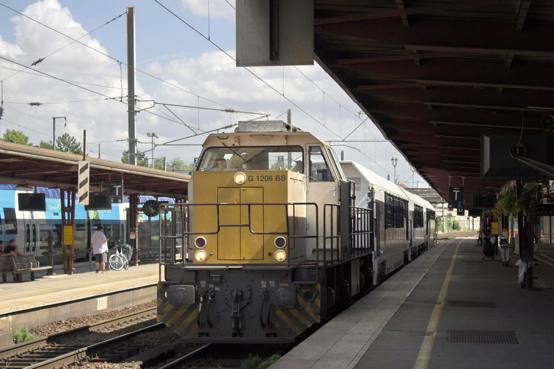 99 87 9 311 507-7 REVO (2017-07-17 gare Châlons-en-Champagne) (1).jpg