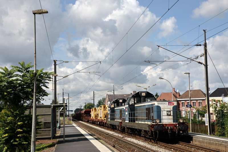 66042 (2017-08-31 gare de Montigny-en-Ostrevent) 66102 Infra Lille délivance-Tergnier + 66061.jpg