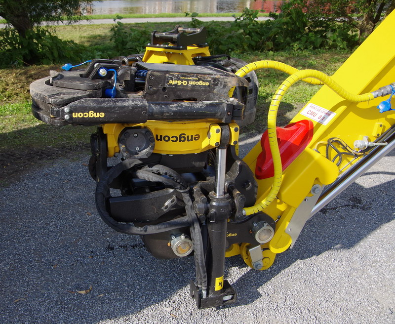 Engcon Tiltrotateur EC 219 (4).jpg