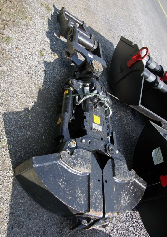 Kinshofer C18V-30 (2).jpg