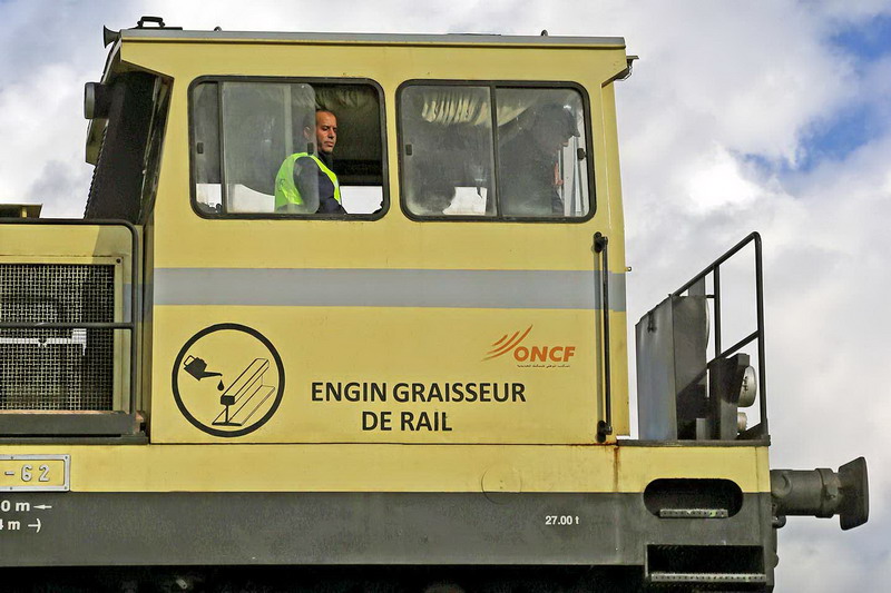 Engin graisseur de rail.jpg