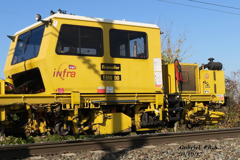 99 87 9 228 005-4 EMV 90 (2017-1031 entre Limersheim et d'Erstien) (2).jpg