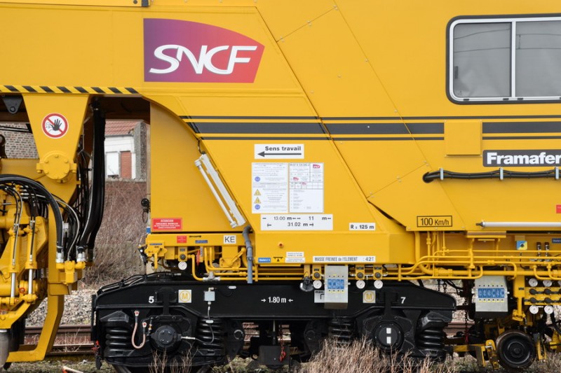 99 87 9 124 042-2 - 108-275 LC (2018-01-27 Somain) SNCF RESEAU Infralog Nord (10).jpg