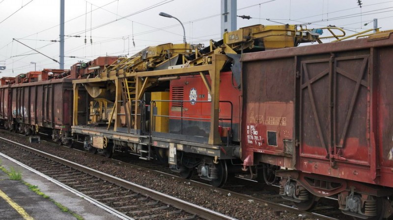 99 87 9 352 513-5 (2013-05'23 gare de Saint Quentin) TSO (1).jpg (157.31 Kio) Vu 7723 fois 99 87 9 352 513-5 (2013-05'23 gare de Saint Quentin) TSO (1).jpg