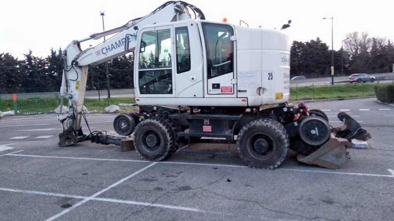 UNAC 22 TRR (2018-03-16 parkind de Carrefour à Avignin) (19).jpg (128.58 Kio) Vu 1830 fois UNAC 22 TRR (2018-03-16 parkind de Carrefour à Avignin) (19).jpg