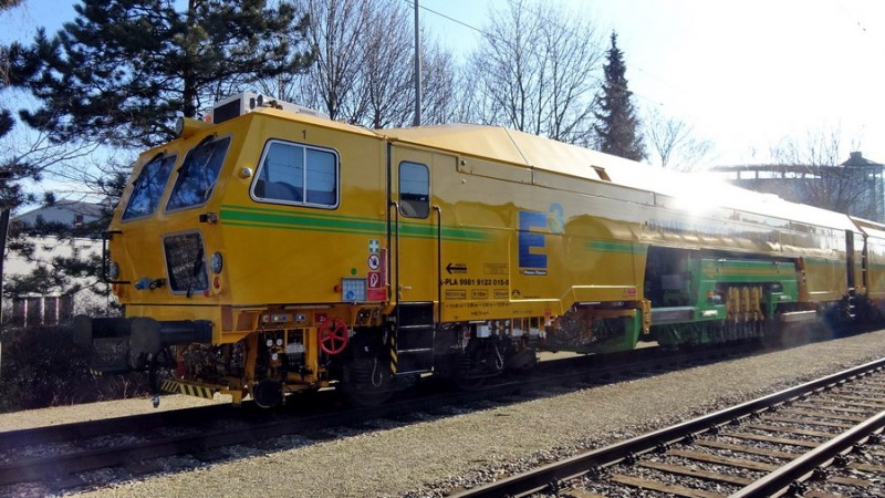 99 81 9123 015-5 A-PLA (2018-03-10 Saint Pölten) 09-4X E3 (3).jpg (196.74 Kio) Vu 2100 fois 99 81 9123 015-5 A-PLA (2018-03-10 Saint Pölten) 09-4X E3 (3).jpg