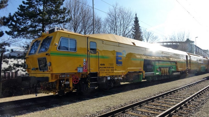 99 81 9123 015-5 A-PLA (2018-03-10 Saint Pölten) 09-4X E3 (2).jpg (195.27 Kio) Vu 2106 fois 99 81 9123 015-5 A-PLA (2018-03-10 Saint Pölten) 09-4X E3 (2).jpg