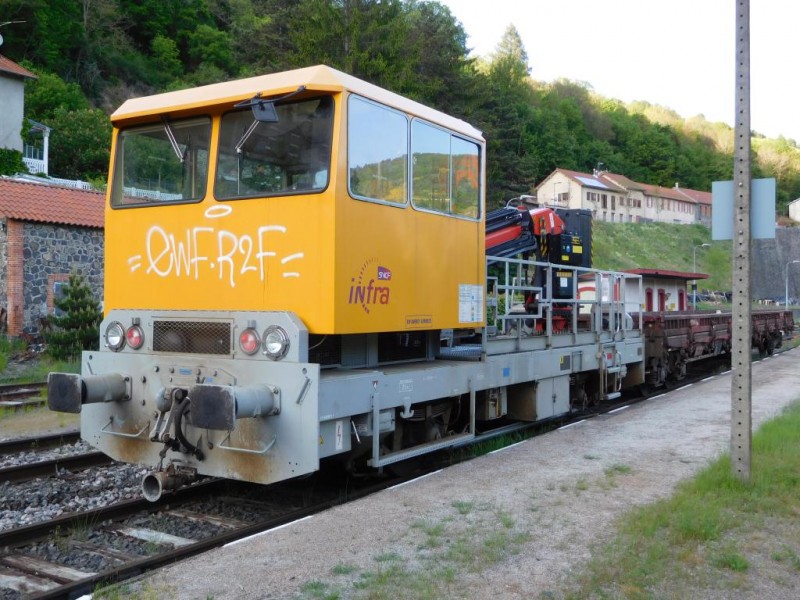 DU 84 P - 99 87 9 285 241-5 - SNCF - CF ( Monistrol-d'Allier 06-2017) Photo 1.JPG