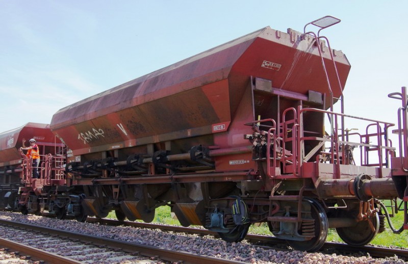 89 87 978 634-2 Uas D12 9 F-SNCFR (2018-04-20 Monbleux) (1).jpg (157.6 Kio) Vu 467 fois 89 87 978 634-2 Uas D12 9 F-SNCFR (2018-04-20 Monbleux) (1).jpg