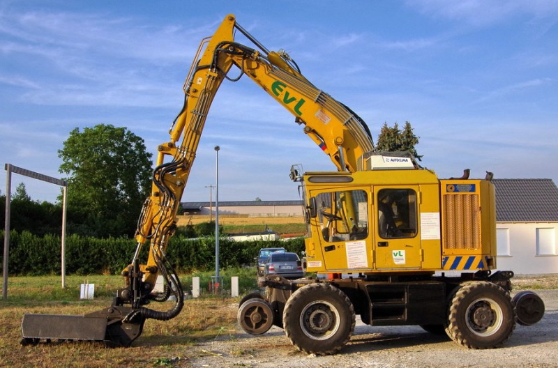 Vaiacar V704FRS (2018-07-09 gare de Maziérèes-sur-Oise) EVL 10 (11).jpg