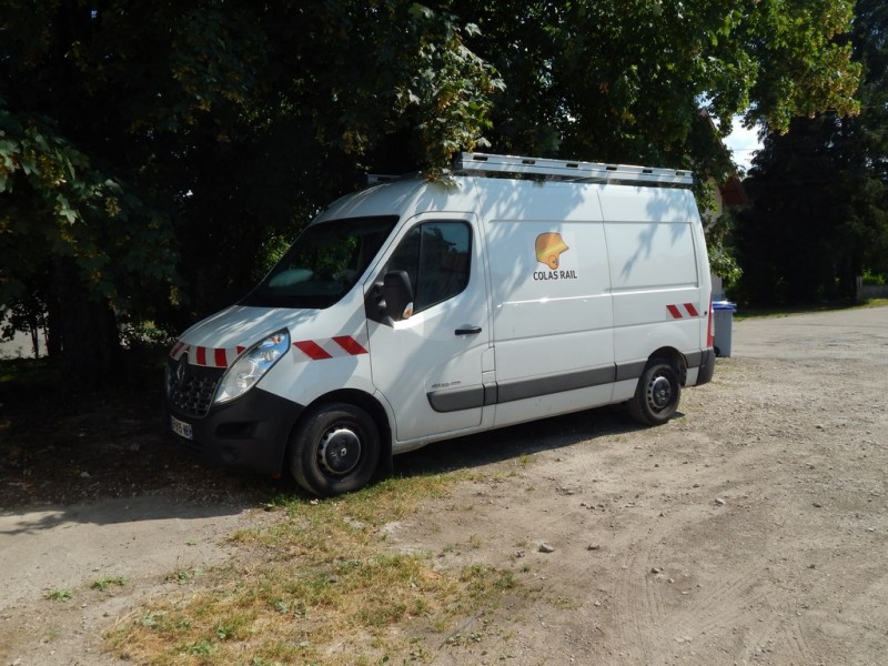 RENAULT MASTER - EP 815 NB - COLAS RAIL (1) (Copier).JPG