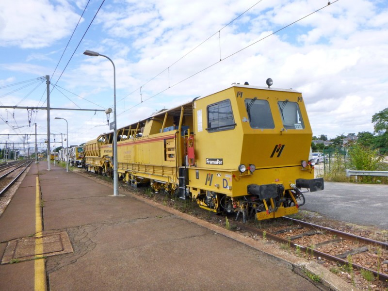 99 87 9 125 508-1 Type RGT 45-2B Dynamic (2018-08-13 gare e Blois) n°317 (13).jpg