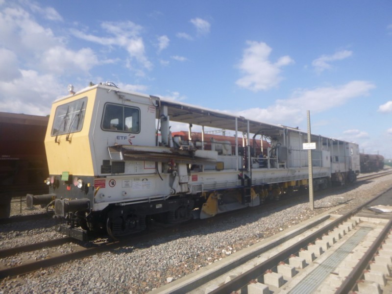 99 87 9 126 502-3 DGS 72 NR (2018-10-01 Avignon TGV) DGS 72 n°305 ETF (1).jpg