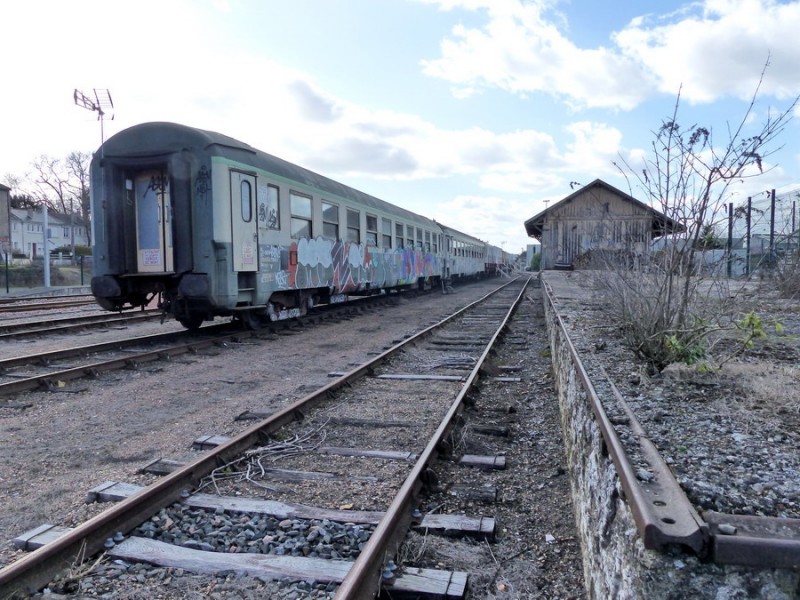 80 87 979 0 650-6 Uas H55 0 F-SNCFR (2019-03-11 gare de Joué-les-Tours) (15).jpg