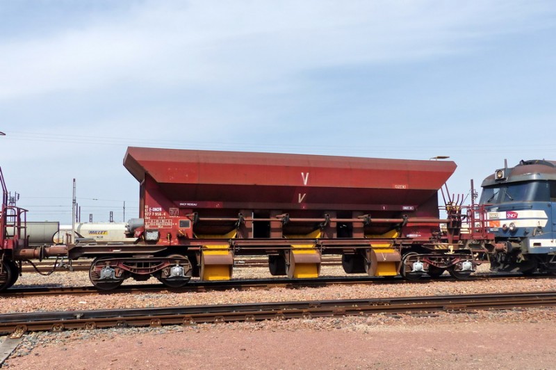 80 87 977 7 956-4 Uas D12 6 F-SNCFR (2019-04-15 SPDC) (1).jpg