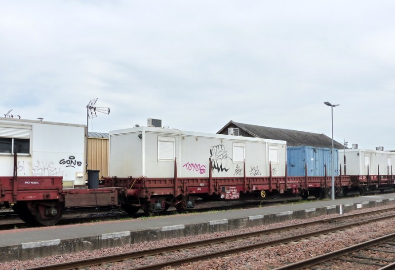 (5) 80 97 979 4 765-8 Uas R55 6 F-SNCFR (2019-04-21 (8) gare de Joué-les-Tours PK 241,192).jpg