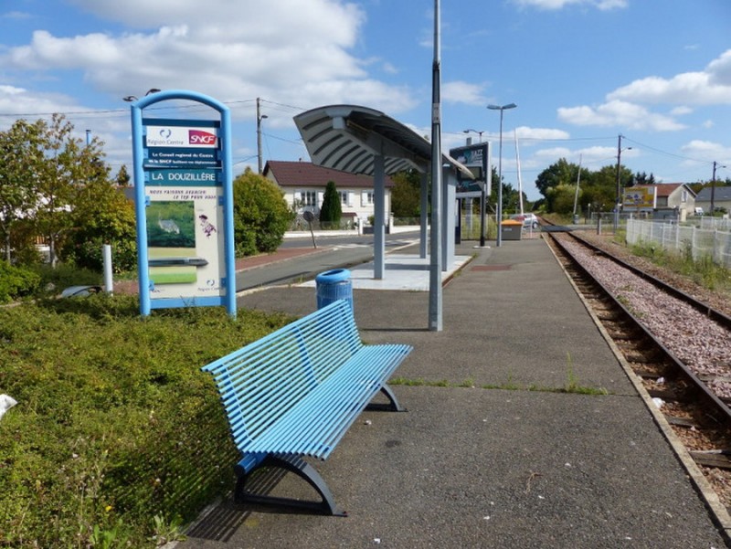 (7) Gare de la Douzillière.jpg