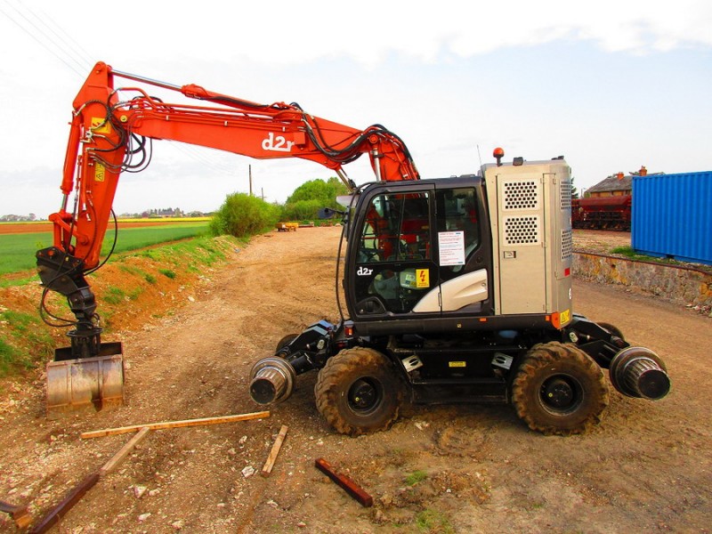 (25) D2R ZX 170 PRR entreprise  CLMTP CLAISSE Location Matériel Travaux Publics (Solesmes 72).jpg