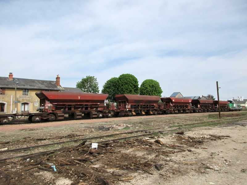 (41) demie rame TTX ballast BB 469409 INFRA Dijon Perrigny + 5 trémies Uas.jpg (217.83 Kio) Vu 11541 fois (41) demie rame TTX ballast BB 469409 INFRA Dijon Perrigny + 5 trémies Uas.jpg