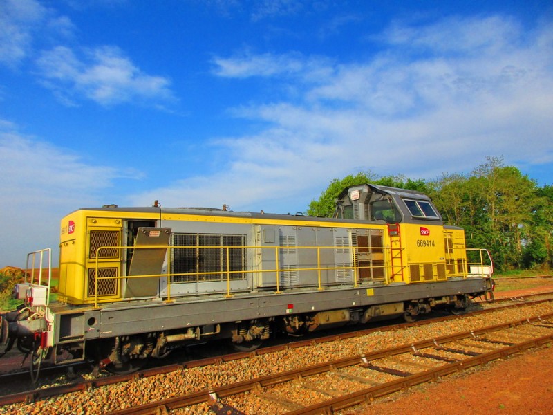 (77) BB 669414 Chalindrey.jpg (232.25 Kio) Vu 5866 fois (77) BB 669414 Chalindrey.jpg