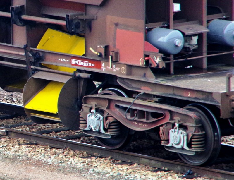 80 87 977 8 904-3 Uas D12 6 F-SNCFR (2019-05-01 Tergnier) (3).jpg