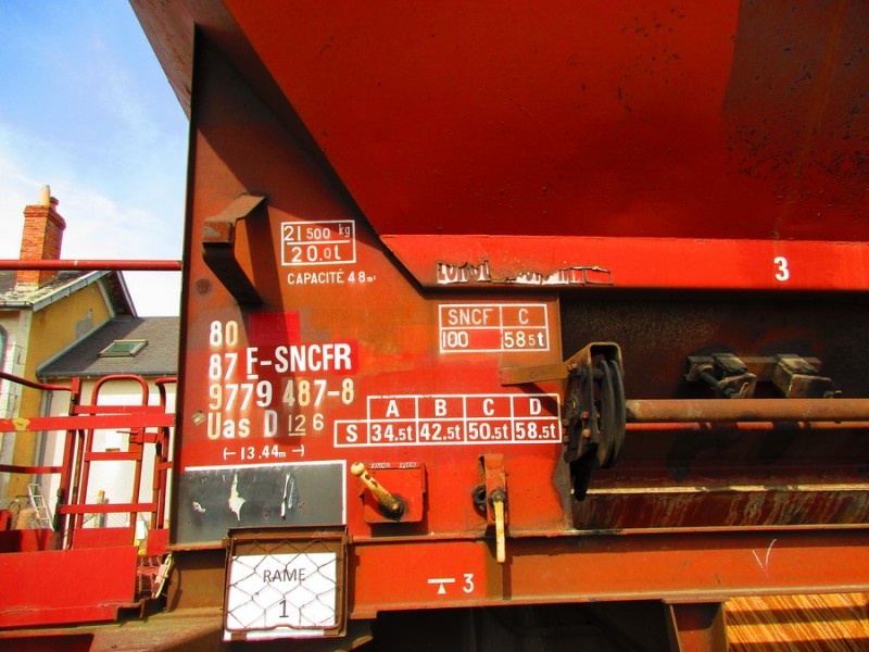 (58)  Détail Trémie Uas 80 87 F-SNCFR 977 9 487 -8.jpg