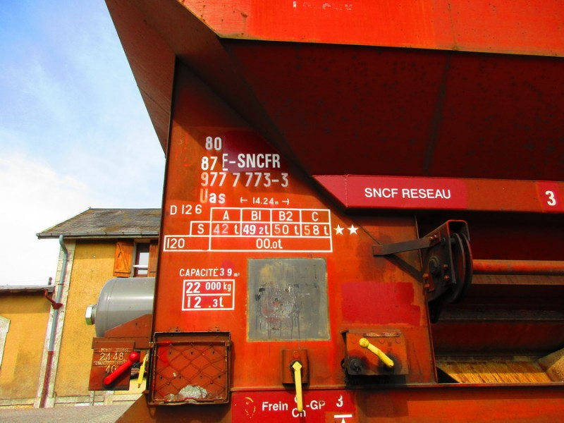 (60)  Détail Trémie Uas 80 87 F-SNCFR 977 7 773 -3.jpg