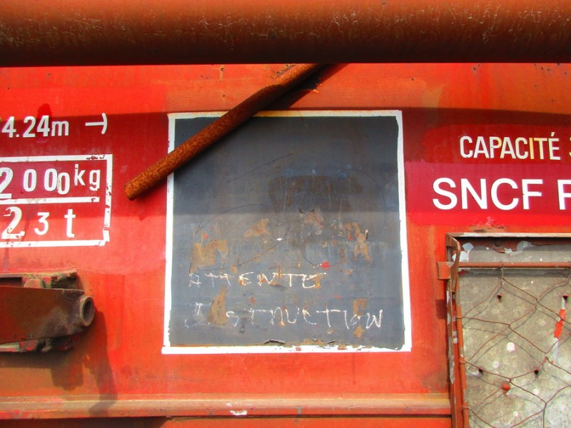 (64)  Détail côté débord Trémie Uas 80 87 F-SNCFR 977 8 506 -6.jpg