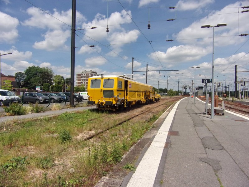 99 87 9 124 042-2 - 108-275 LC (2019-96-01 gare de Douai) (2).jpg