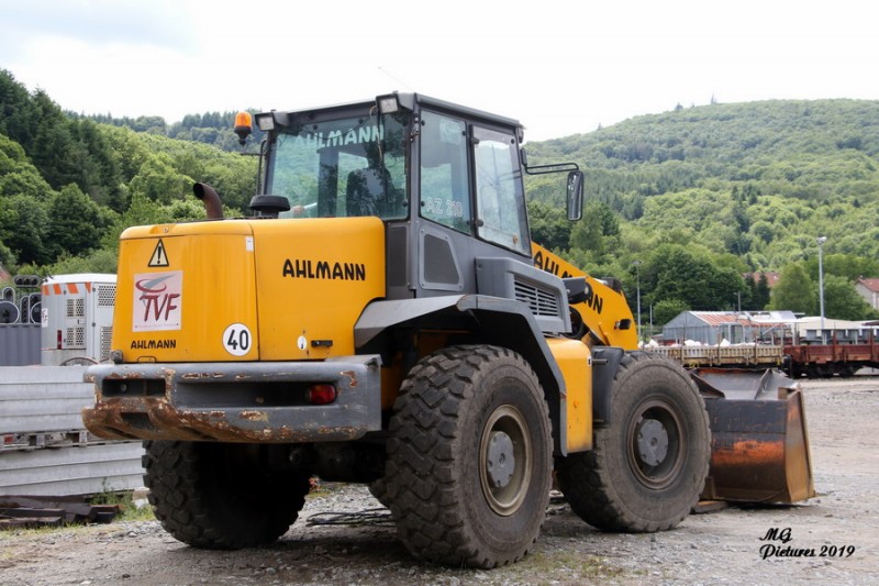 AHLMANN AS 210 (2019-06-15 Saint-Sulpice-Laurière) TVF (2).jpg