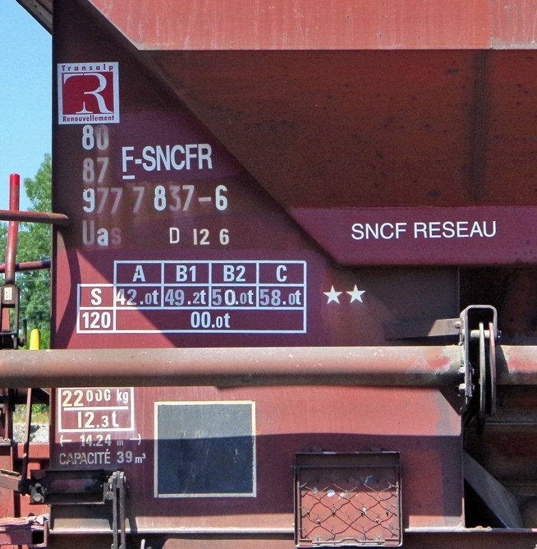 80 87 977 7 837-6 Uas D12 6 F-SNCFR (2019-07-23 Longueau) TR (2).jpg