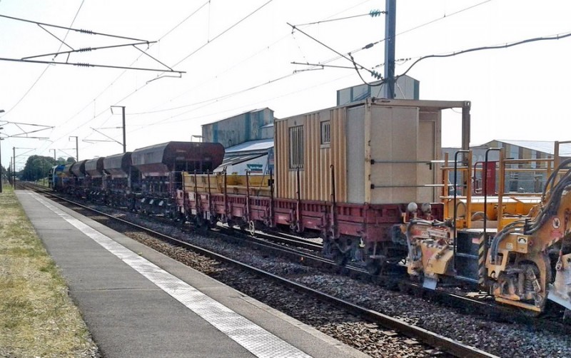 33 87 39 45 137-9 Res RIV F-ERSA (2019-08-03 Abancourt) (6).jpg