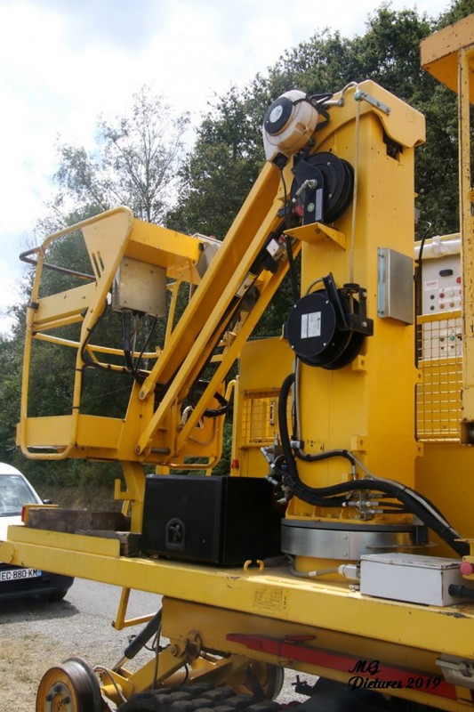 NEOTEC ELAN00C (2019-08-10 près de Bersac-sur-Rivale 87) Meccoli ELEC ELAN 4 (6).jpg