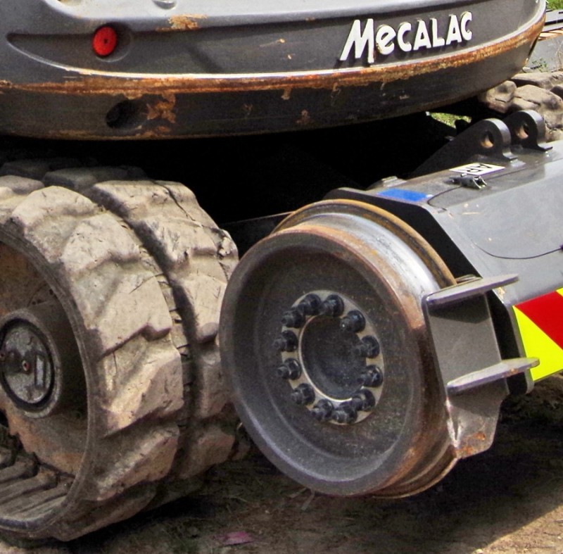 Mecalac 8MCR (2019-08-27 Poix de Picardie) (3).jpg