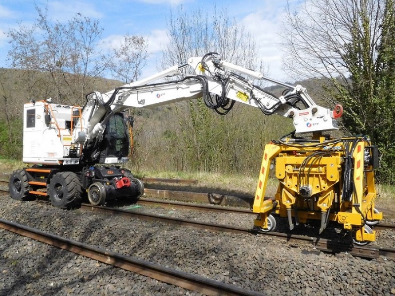D2R ZX 170 PRR - C307 - ETF (St Julien des Chazes 16-04-2023) (1).JPG
