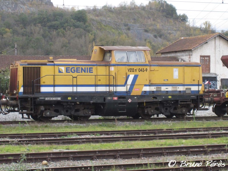 V212 - 92 87 0 212 043-9 - E-Génie (4) (light).JPG