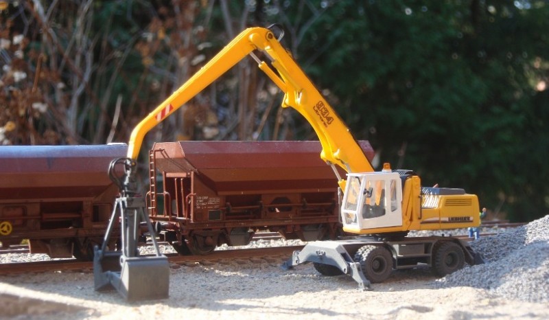 Liebherr 934_benne-preneuse_2_sml.jpg