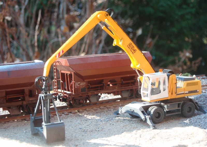 Liebherr 934_benne-preneuse_3_sml.jpg