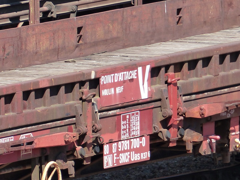 80 87 978 1 700-0 Uas R37 6 F SNCF-PN (2014-04-17 St Pierre des Corps) (2).jpg