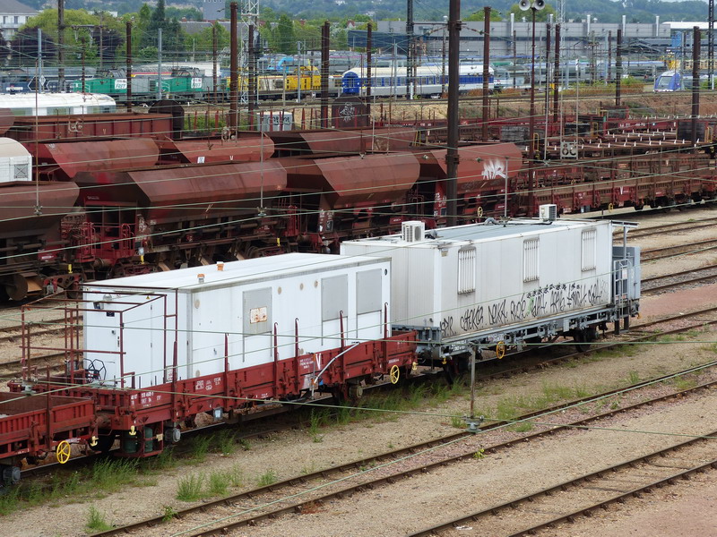 40 87 959 4 032-4 Us K55 2 F SNCF-RO (2014-04-25 St Pierre des Corps) (1).jpg