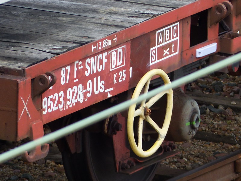 40 87 952 3 928-9 Us K25 1 F SNCF-BD (2014-04-24 St Pierre des Corps) (2).jpg