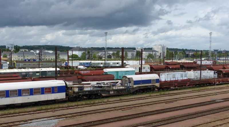 80 87 979 9 375-1 Uas W42 9 F SNCF-RO (2014-05-12 St Pierre des Corps) (2).jpg
