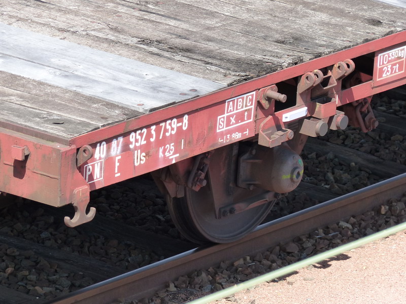40 87 952 3 759-8 Us K25 1 F SNCF-PN (2014-05-16 St Pierre des Corps) (4).jpg