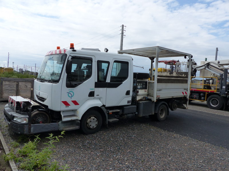 Camion rail-route RATP 390 NWQ 75 (2014-05-25 Socofer SPC) (1).jpg