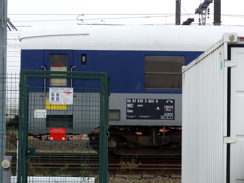 80 87 979 3 063-9 Uas SNCF-MZ (2014-11-30 Infrapôle LGV A de SPDC) (1).jpg