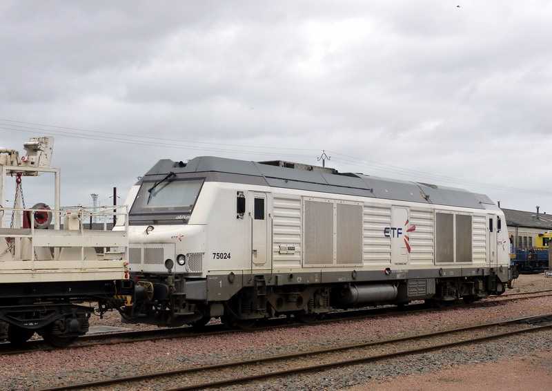 75024 (2015-03-01 Bidon V de SPDC) 92 87 0075 024-5 F-SNCF-AKIEM.jpg